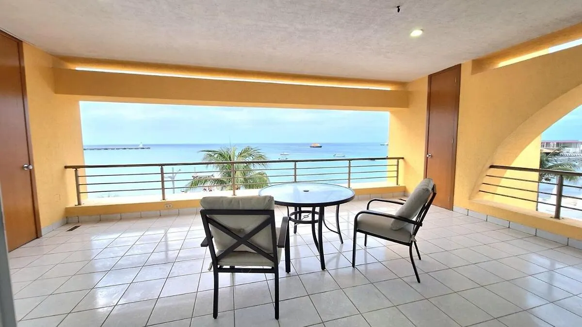 Amazing Oceanfront Condominium In Downtown 코수멜 0*,