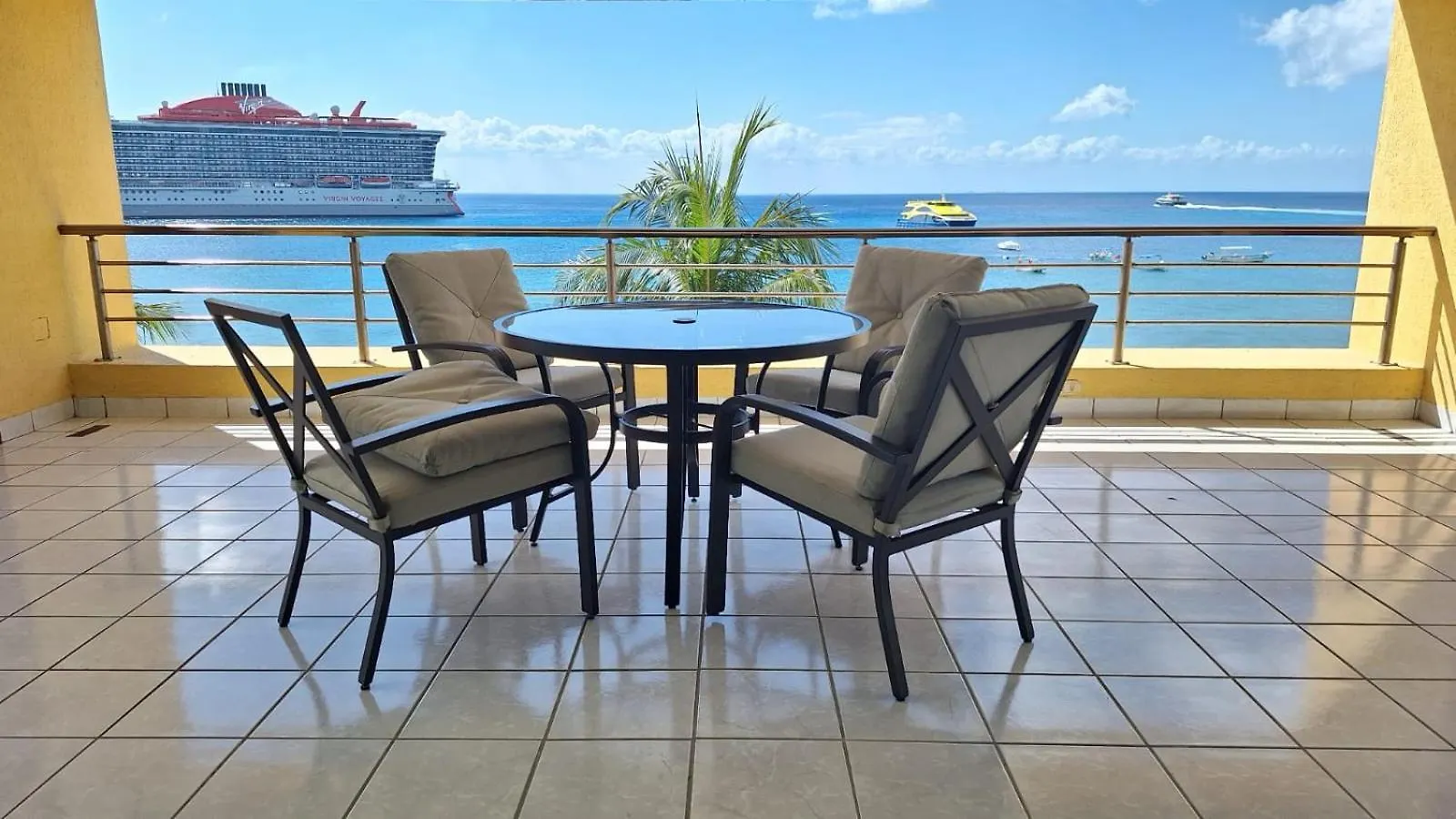 Amazing Oceanfront Condominium In Downtown קוזומל מקסיקו