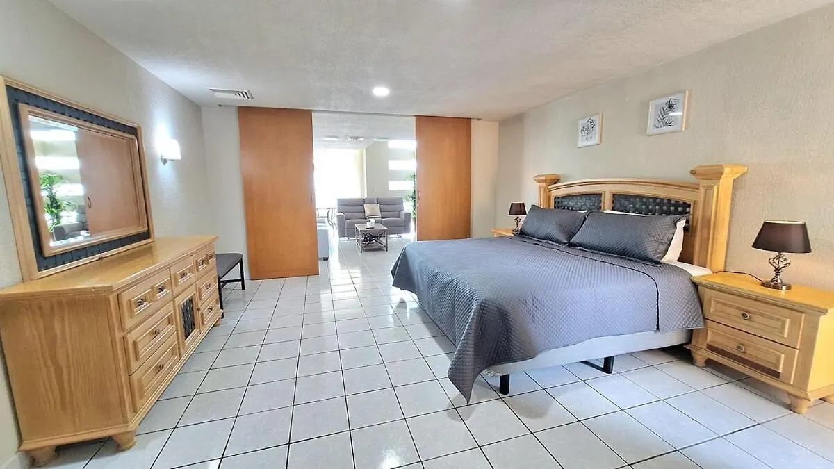 דירה Amazing Oceanfront Condominium In Downtown קוזומל