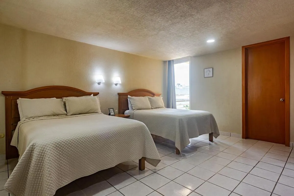 Amazing Oceanfront Condominium In Downtown קוזומל