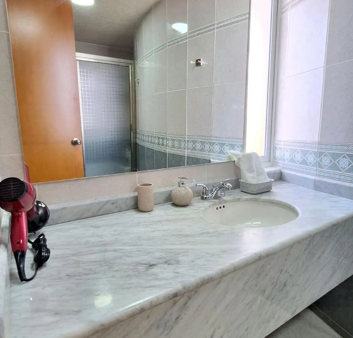 Amazing Oceanfront Condominium In Downtown קוזומל