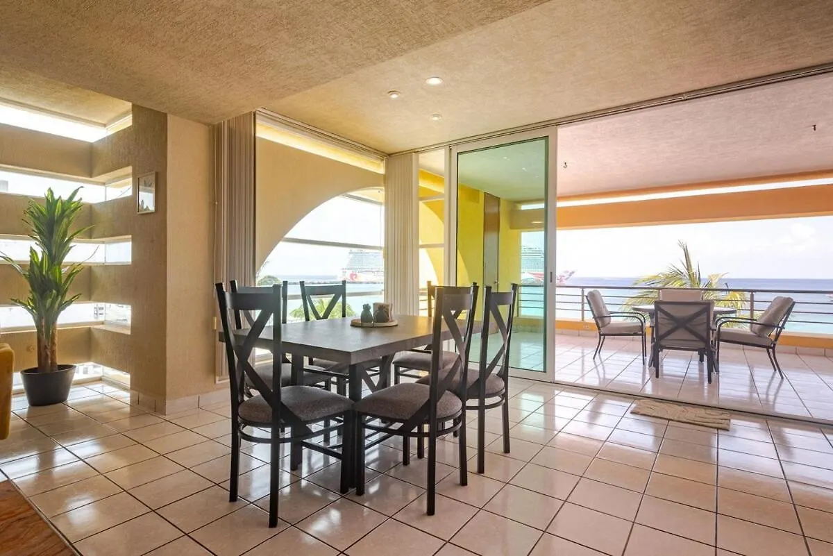 דירה Amazing Oceanfront Condominium In Downtown קוזומל
