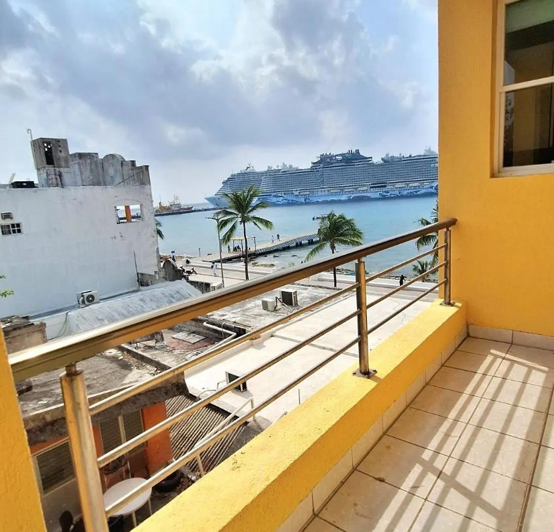 Amazing Oceanfront Condominium In Downtown קוזומל 0*,