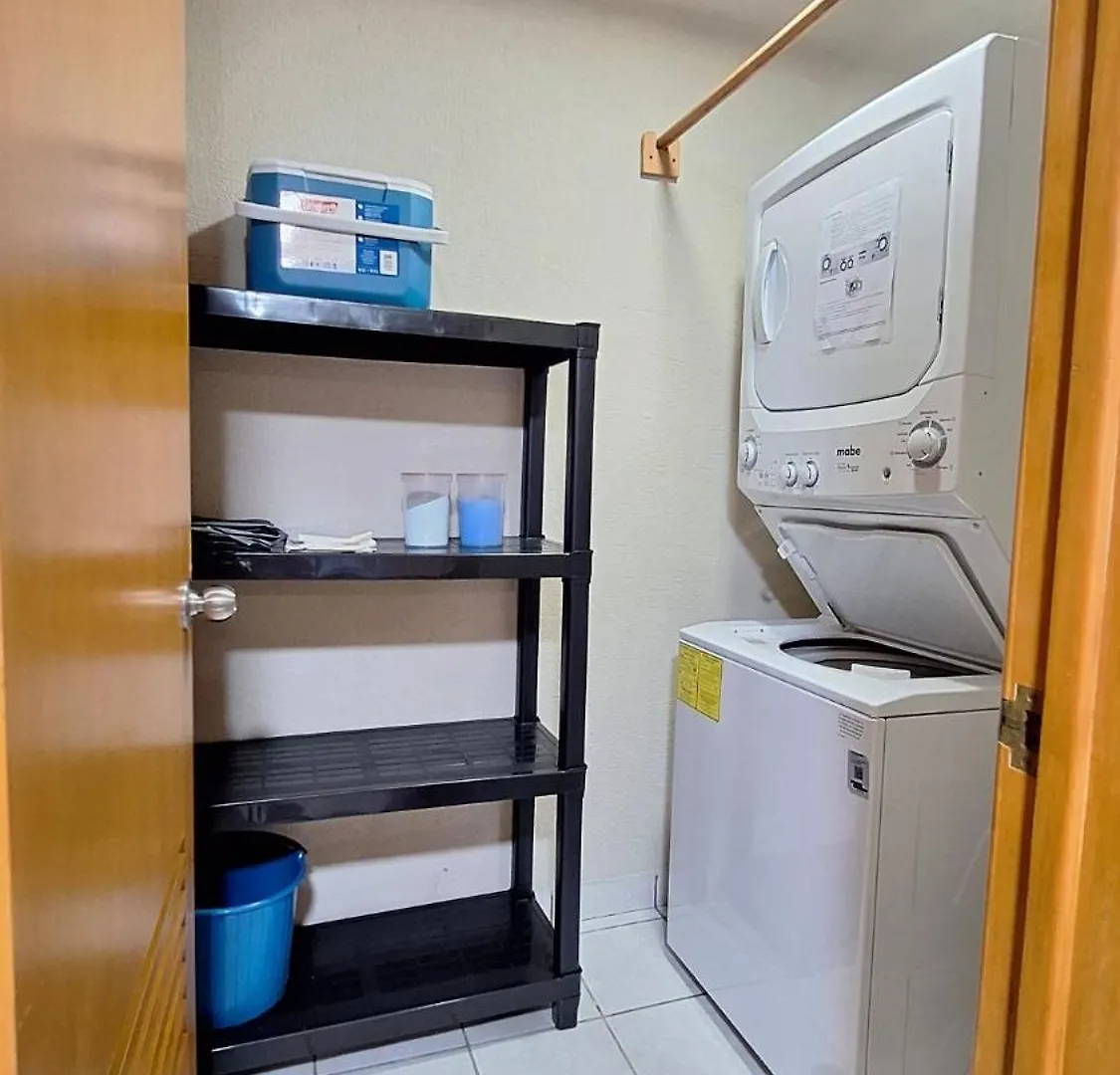 Amazing Oceanfront Condominium In Downtown קוזומל